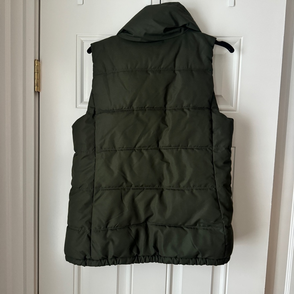 Old Navy Dark Green Quilted Vest - Picture 7 of 10
